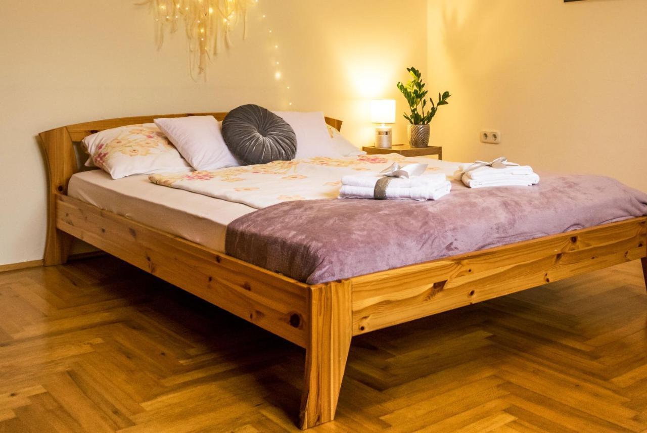 Mikes Vendeghaz Hotell Balatonfüred Exteriör bild
